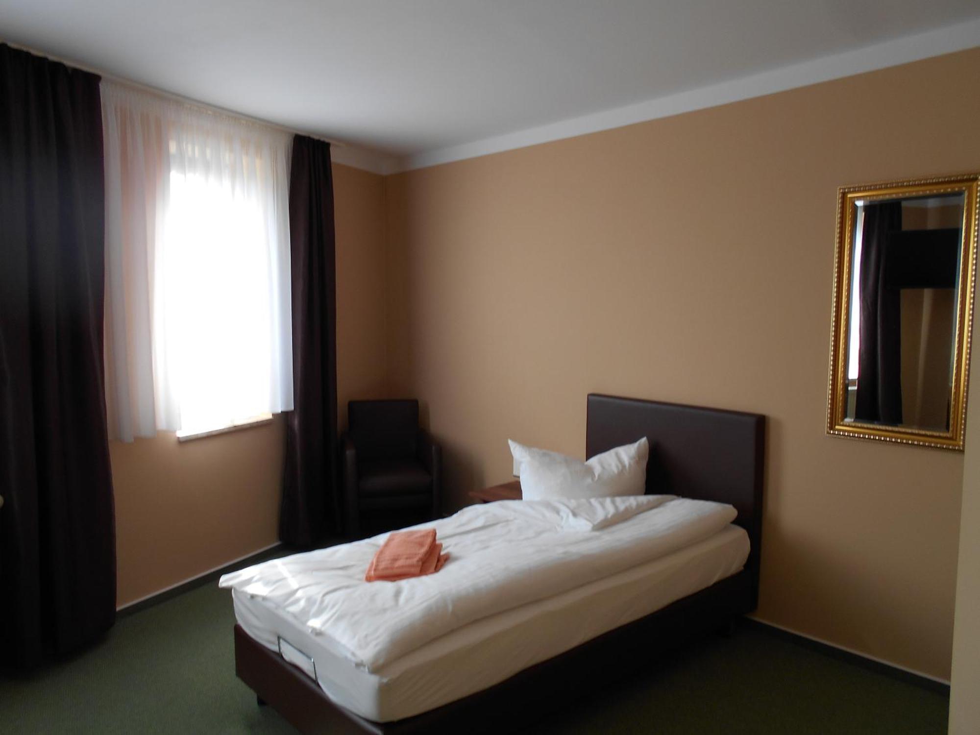 Siu Hotel Magdeburgo Camera foto
