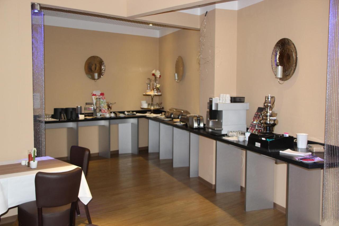 Siu Hotel Magdeburgo Esterno foto